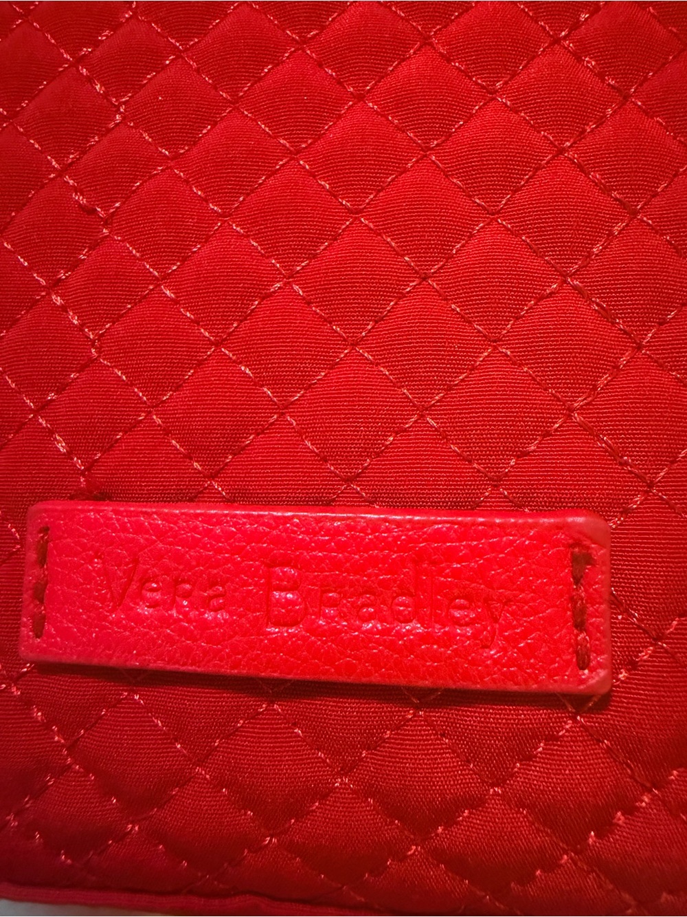 Vera Bradley Quilted Red Crossbody with Iconic Triple Zip Hipster, New With Tag - Picture 5 of 9